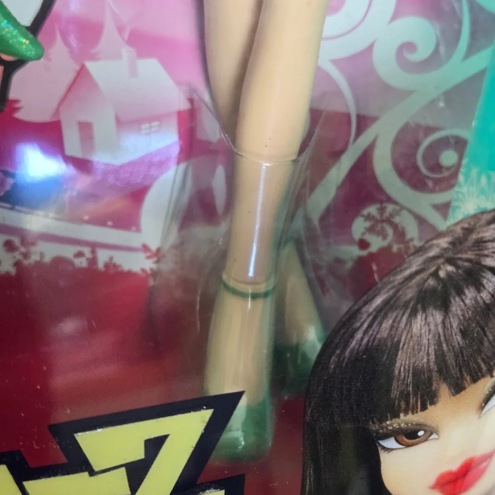 Bratz Holiday Jade Doll 515296 Collectible, New Open Box, Box‎ Damaged Taped